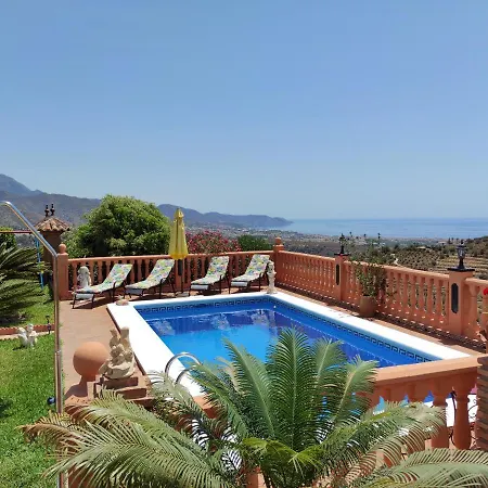 Privada Familias Vila *