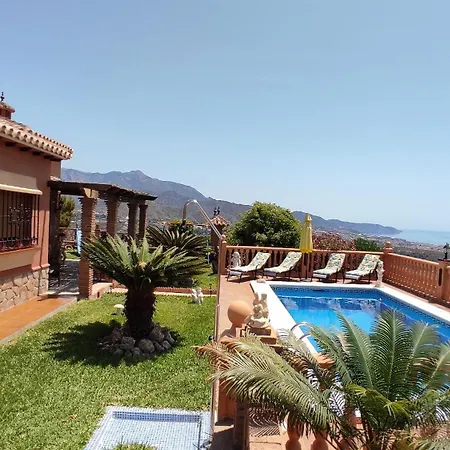 Privada Familias Vila Torrox